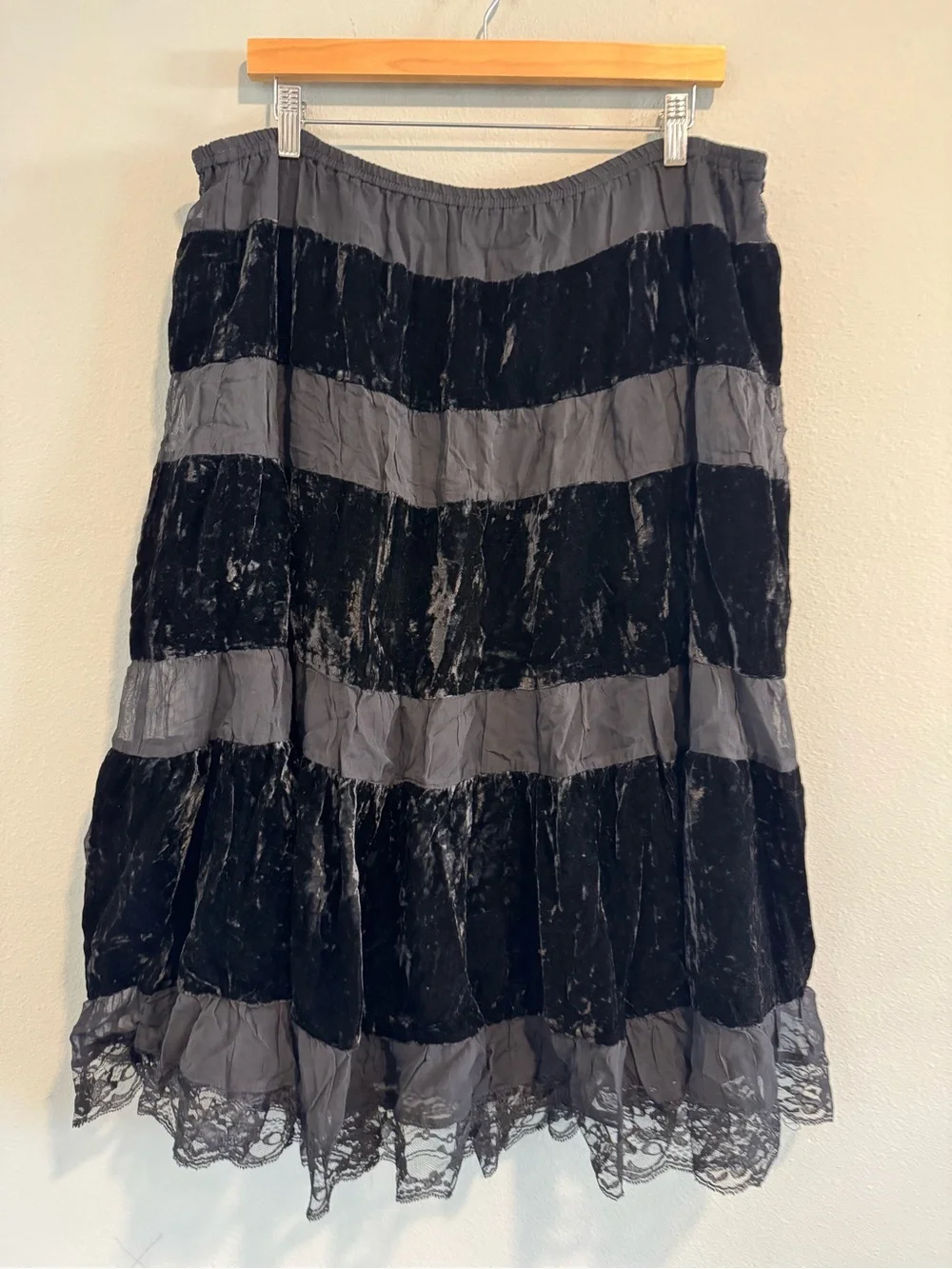 Vintage Apostrophe Tiered Velvet Lace Pull On Maxi Skirt Whimsigoth Fairy 1X